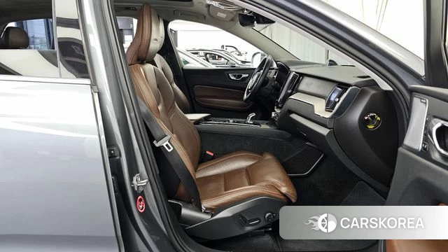 Volvo XC60 second Generation 2019 Серый из Кореи, фото 2