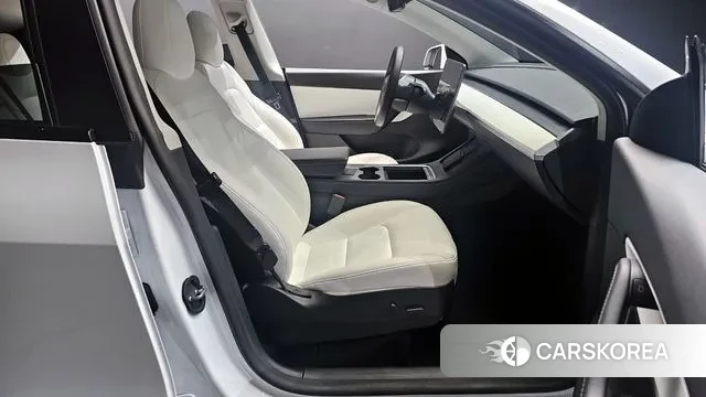 Tesla Model Y 2022 Белый из Кореи, фото 2