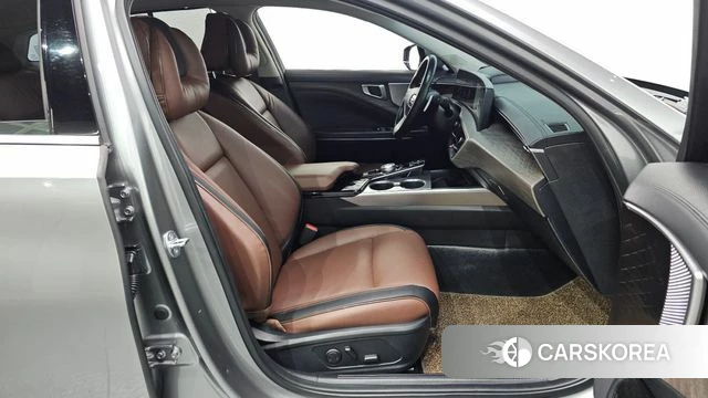 Kia K8 2023 Серебристо-серый из Кореи, фото 2