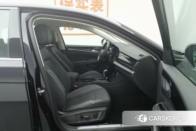 Volkswagen Passat PHEV 2023 Черный из Китая, фото 2