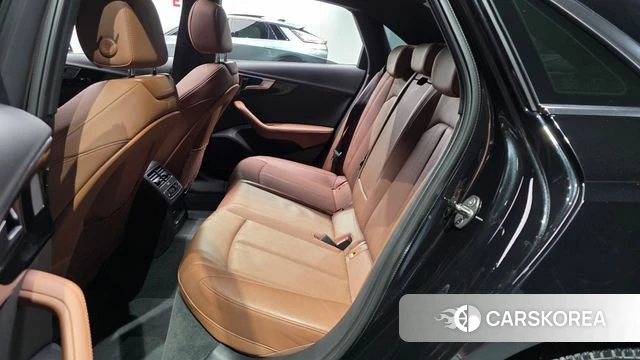 Audi A4 (B9) 2022 Черный из Кореи, фото 2