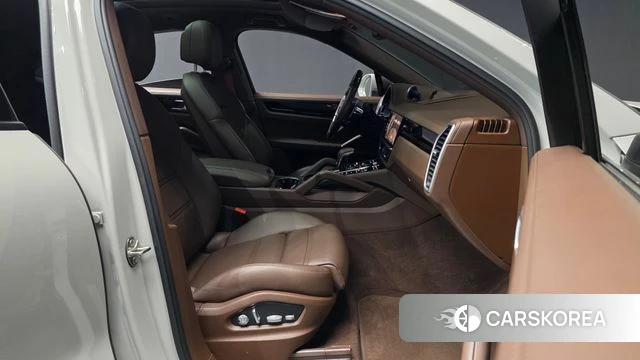 Porsche Cayenne (PO536) 2021 Серебристо-серый из Кореи, фото 2