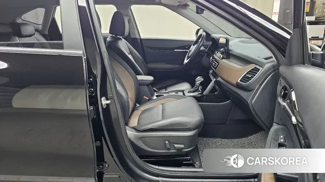 Kia Seltos 2020 Черный из Кореи, фото 2