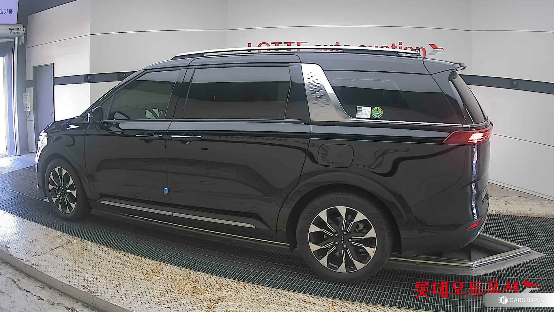 Kia Carnival 2022 Черный из Кореи, фото 2