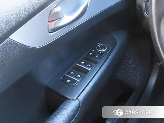 Kia The New K3 2nd generation 2021 Белый из Кореи, фото 2