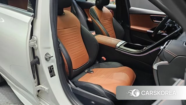 Mercedes-Benz C-Class W206 2023 Белый из Кореи, фото 2