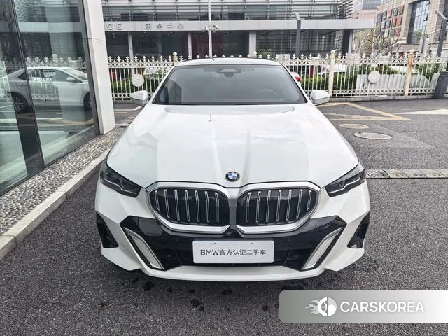 BMW 5 series 2024 Белый из Китая, фото 2