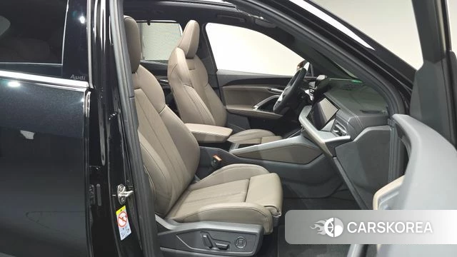 Audi Q5 (80A) 2025 Черный из Кореи, фото 2