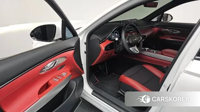 Genesis GV70 2023 Белый из Кореи, фото 2