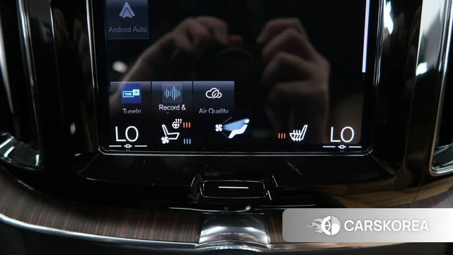 Volvo XC60 second Generation 2021 Белый из Кореи, фото 2