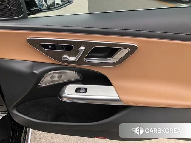 Mercedes-Benz E-class 2024 Черный из Китая, фото 2
