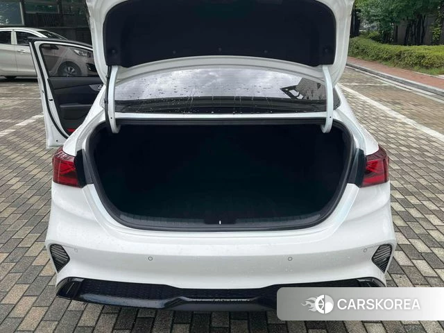Kia The New K3 2nd generation 2021 Белый из Кореи, фото 2
