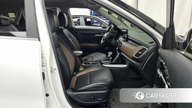 Kia Seltos 2021 Белый из Кореи, фото 2