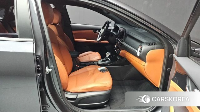 Kia The New K3 2nd generation 2023 Серый из Кореи, фото 2