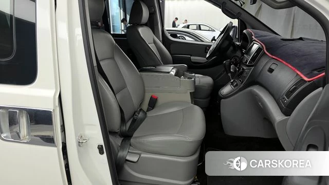 Hyundai The New Grand Starex 2019 Белый из Кореи, фото 2