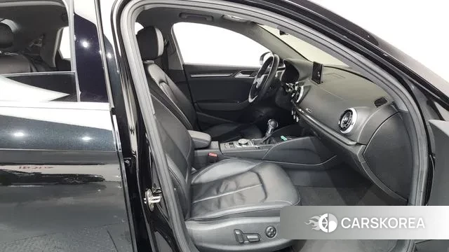 Audi New A3 2018 Черный из Кореи, фото 2