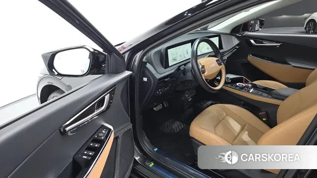 Kia EV6 2023 Серый из Кореи, фото 2