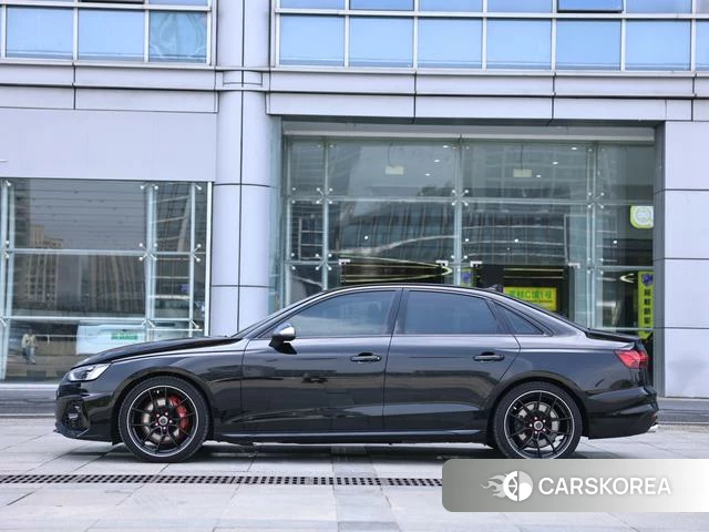 Audi S4 2021 Черный из Китая, фото 2
