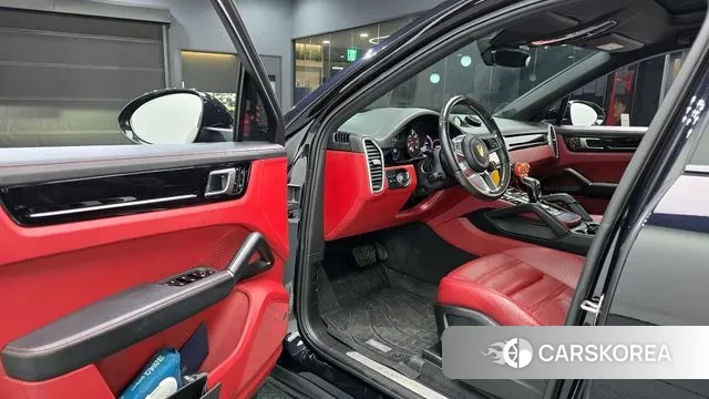 Porsche Cayenne (PO536) 2021 Черный из Кореи, фото 2