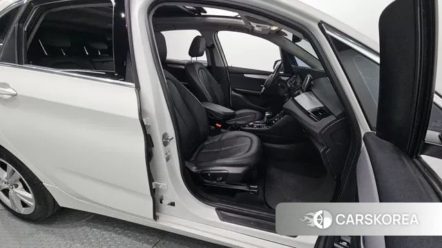 BMW 2 Series Active Tourer (F45) 2018 Белый из Кореи, фото 2