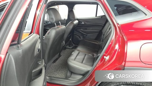 Chevrolet (GM Daewoo) Trax Crossover 2023 Красный из Кореи, фото 2