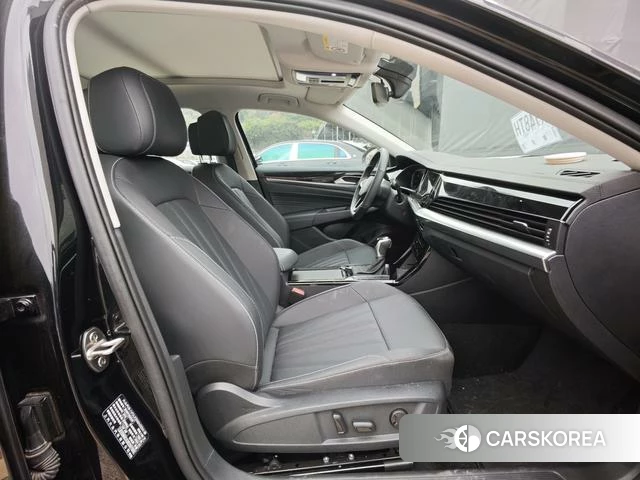 Volkswagen Passat 2026 Черный из Китая, фото 2