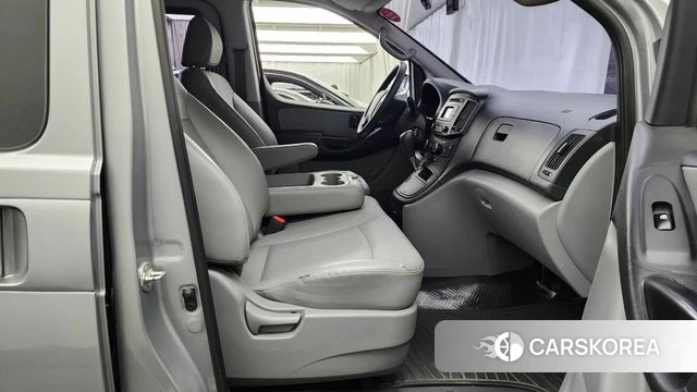 Hyundai The New Grand Starex 2018 Серебристо-серый из Кореи, фото 2
