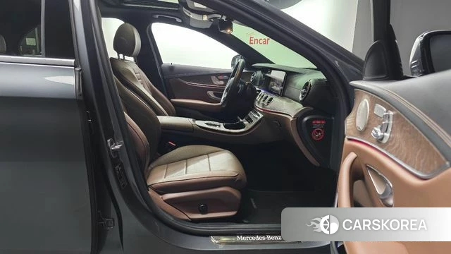 Mercedes-Benz E-Class W213 2023 Серый из Кореи, фото 2