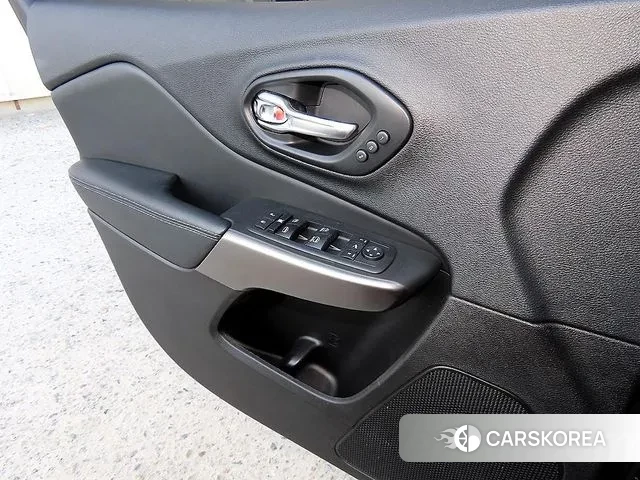 Jeep Cherokee (KL) 2021 Черный из Кореи, фото 2