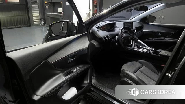 Peugeot 3008 second generation 2018 Черный из Кореи, фото 2