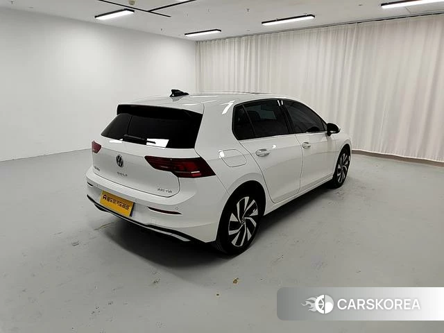 Volkswagen Golf 2025 Белый из Китая, фото 2