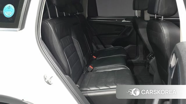 Volkswagen Tiguan second Generation 2021 Белый из Кореи, фото 2