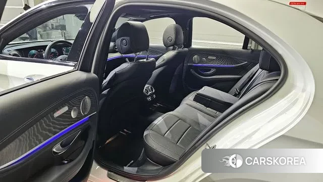 Mercedes-Benz E-Class W213 2023 Белый из Кореи, фото 2