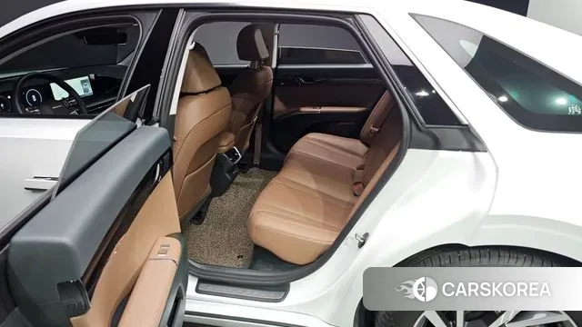 Hyundai Grandeur Hybrid (GN7) 2023 Белый из Кореи, фото 2