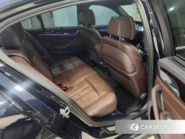 BMW 5 Series (G30) 2023 Черный из Кореи, фото 2