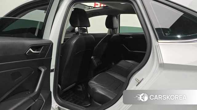 Volkswagen 7th Generation of Jetta 2020 Белый из Кореи, фото 2