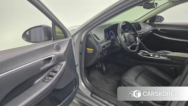 Hyundai Sonata (DN8) 2020 Серебристо-серый из Кореи, фото 2