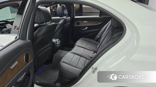 Mercedes-Benz E-Class W213 2021 Белый из Кореи, фото 2
