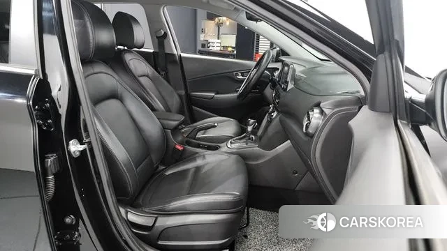 Hyundai Kona 2018 Черный из Кореи, фото 2