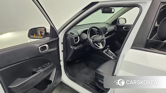 Hyundai Venue 2023 Белый из Кореи, фото 2