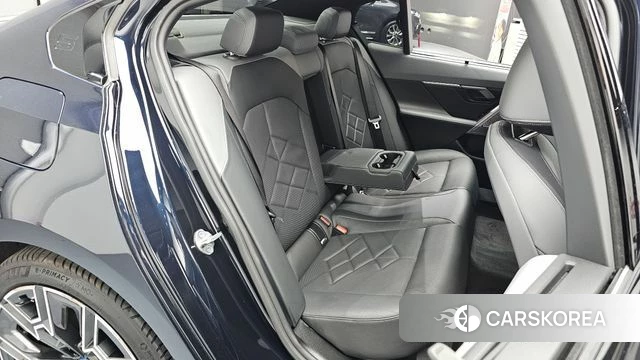 BMW 5 Series (G60) 2024 Черный из Кореи, фото 2