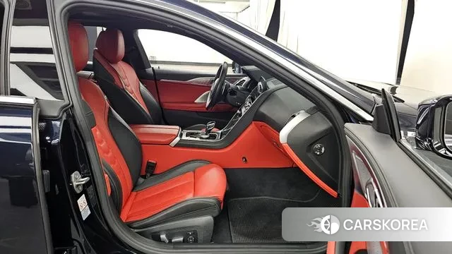 BMW 8 Series (G15) 2021 Черный из Кореи, фото 2