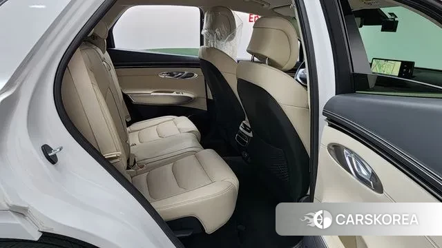 Genesis GV70 2023 Белый из Кореи, фото 2