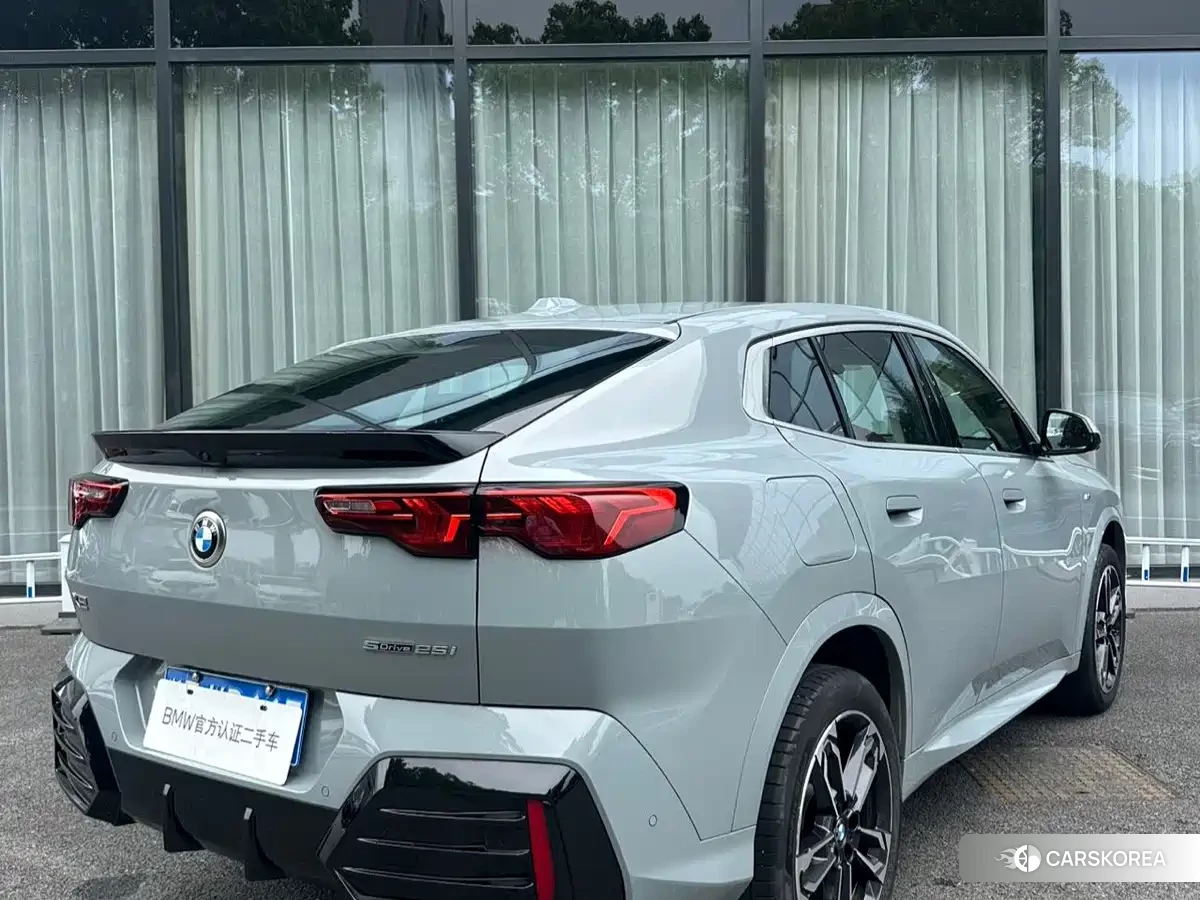 BMW X2 2024 Silver/gray из Китая, фото 2