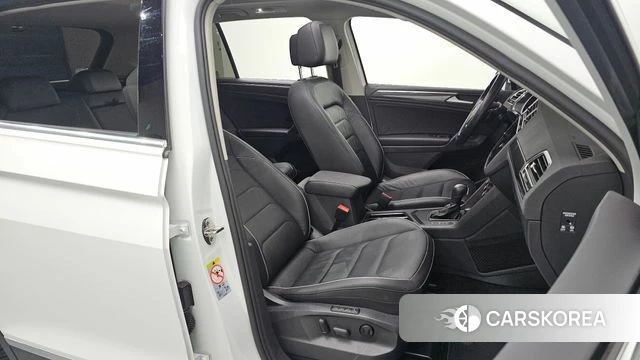 Volkswagen Tiguan second Generation 2020 Белый из Кореи, фото 2