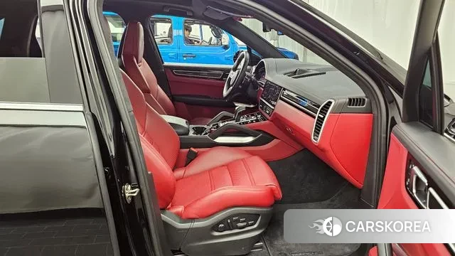 Porsche Cayenne (PO536) 2023 Черный из Кореи, фото 2