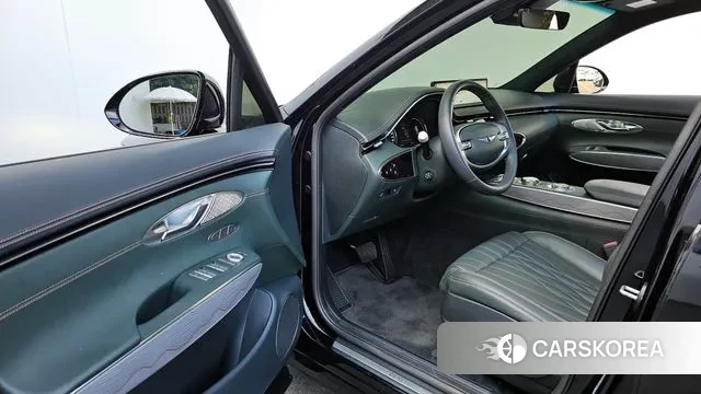 Genesis GV70 2023 Черный из Кореи, фото 2