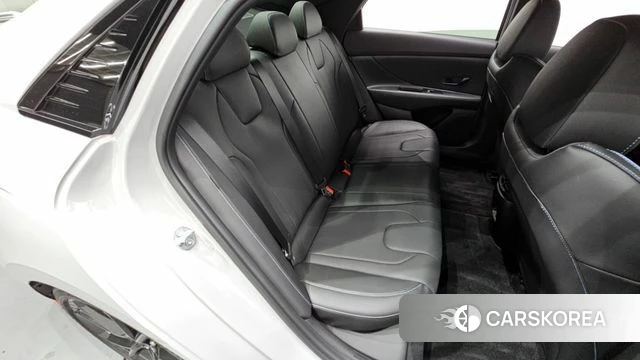 Hyundai The New Avante (CN7) 2024 Серебристо-серый из Кореи, фото 2