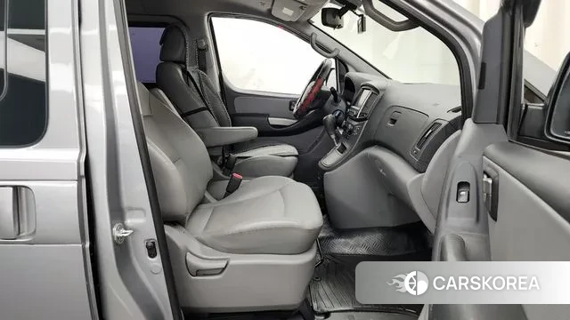 Hyundai The New Grand Starex 2018 Серебристо-серый из Кореи, фото 2