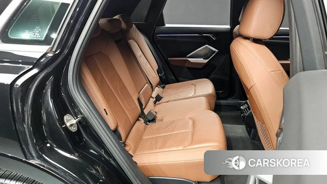 Audi Q3 (F3) 2023 Черный из Кореи, фото 2
